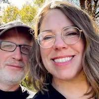 André und Simone host „Künstlerhaus am Mühlenberg“ mit Ofen+Gartensauna