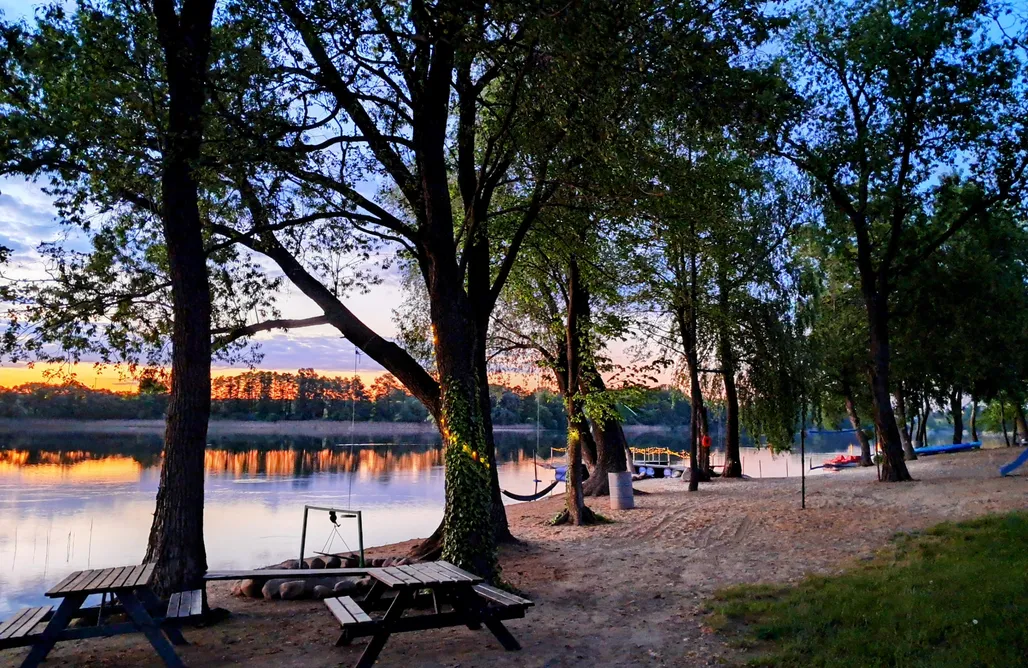 Skorzęcin domki 2 osobowe Nocleg w namiocie tipi nad jeziorem 3