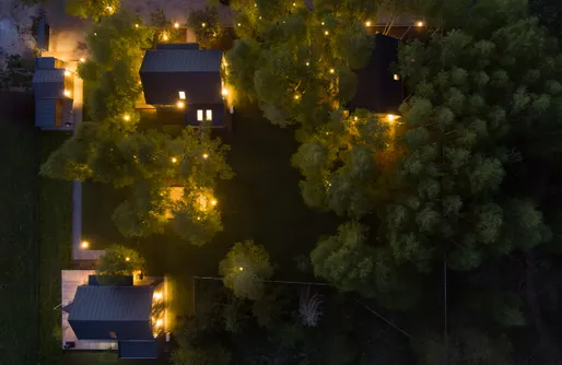 Zdjęcie obiektu Stylove Stodoły - domki ukryte w brzozach