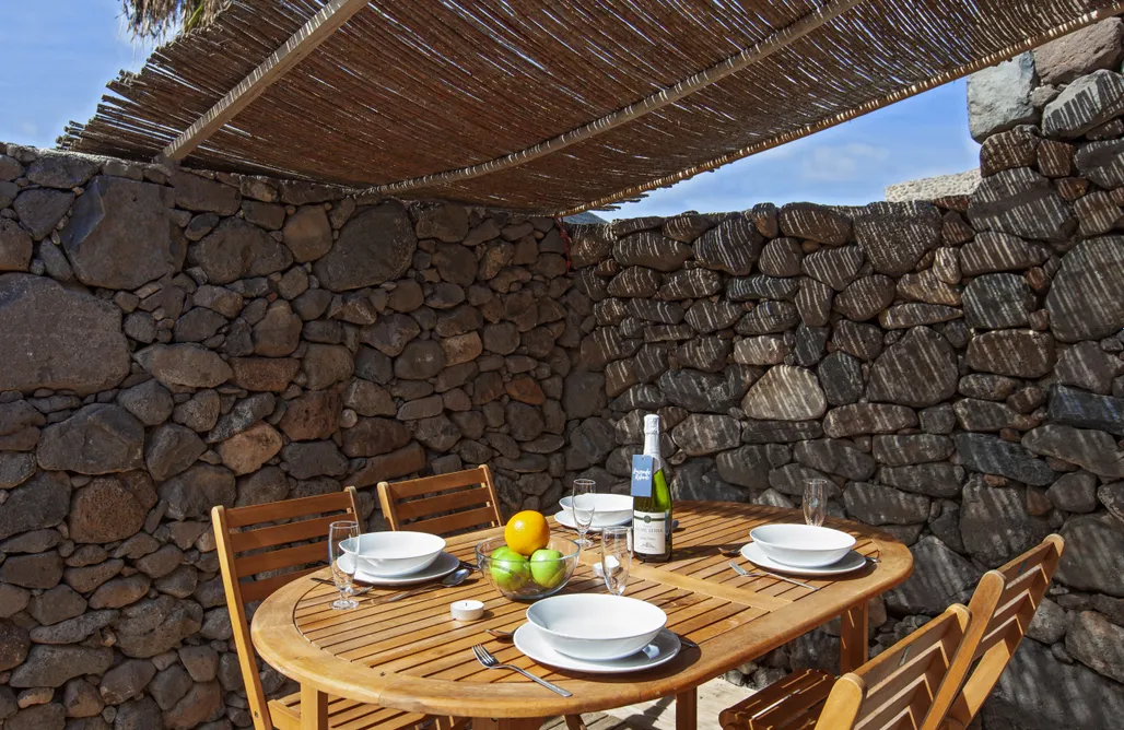 AlohaCamp Eco Surf Shack 4