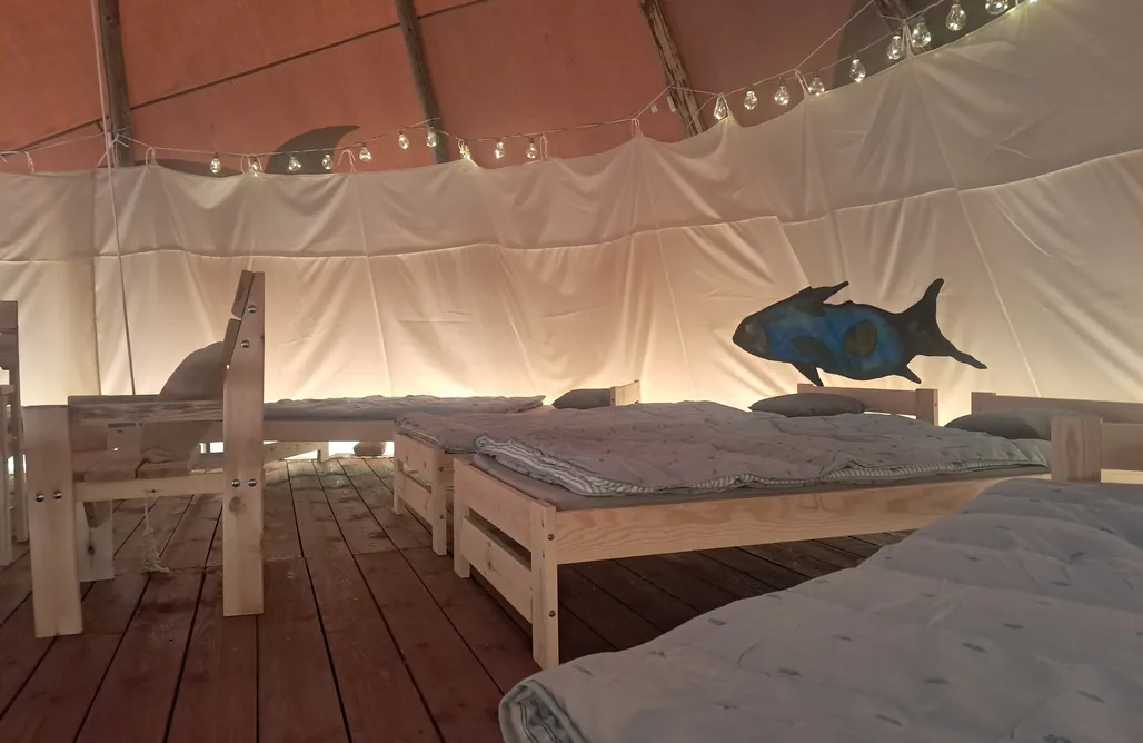 AlohaCamp Namiot Tipi mad brzegiem jeziora 4