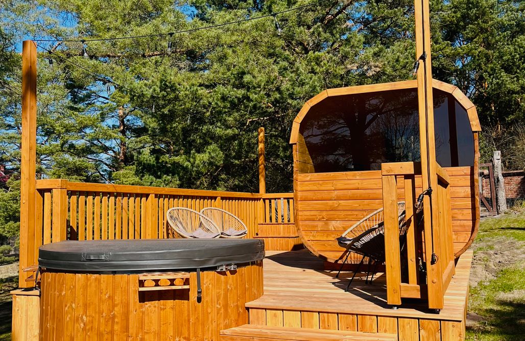 With Sauna Cztery Pory Roku Swornegacie z balia i sauną 1