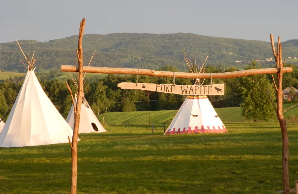 Pole Namiotowe Zakopane Miejsce namiotowe - Fort Wapiti Wioska Indiańska 3