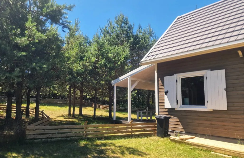 alojamientos AlohaCamp Domek pod lasem 2