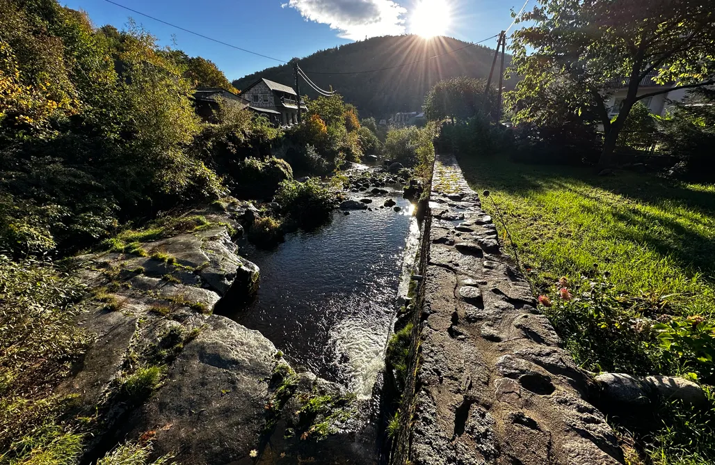 AlohaCamp Izeria 112 Riverside House 1