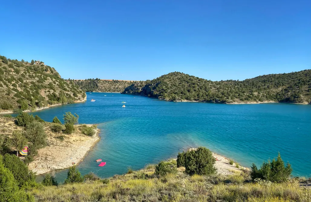 AlohaCamp accommodation Double room @ Stone & Woods Villa 5