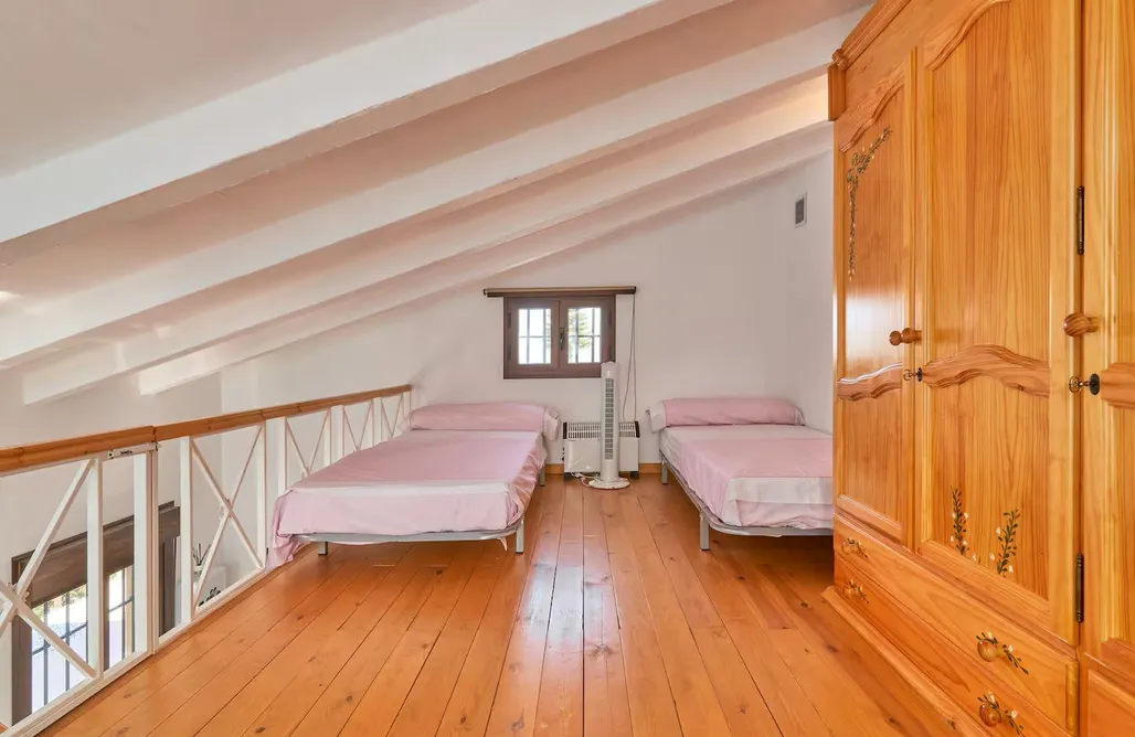 AlohaCamp Está a 5 minutos del polígono Zamorano  2