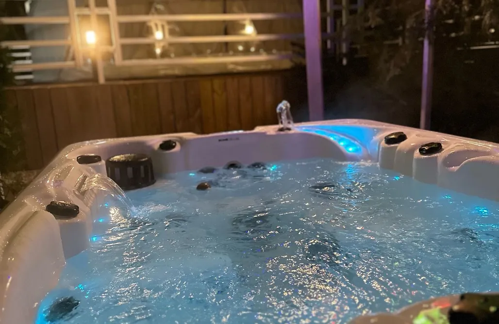 alojamientos AlohaCamp Hain Glamp Karkonosze - namiot z Jacuzzi i sauną  1