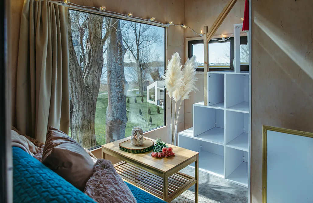 AlohaCamp Mały namiot w drzewach 4