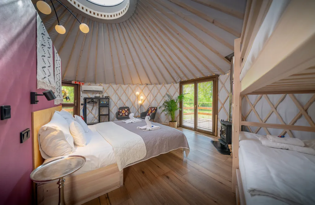 AlohaCamp Jurta Czerwona 2