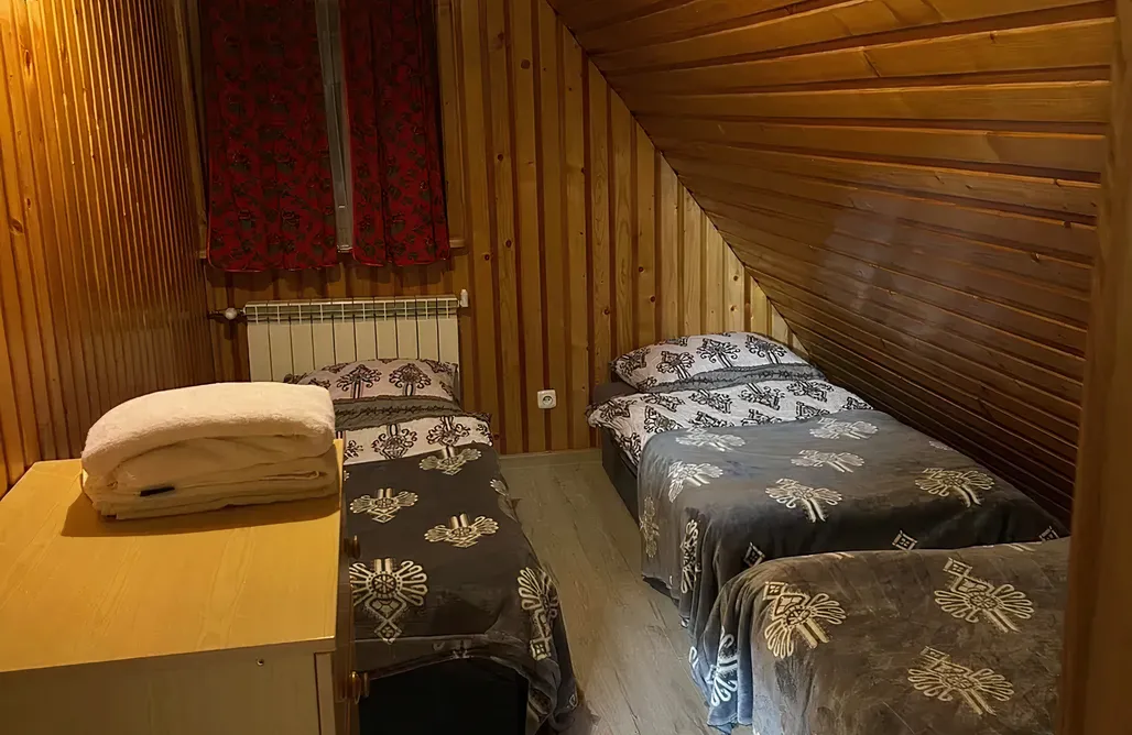 AlohaCamp Chatka w lesie 3