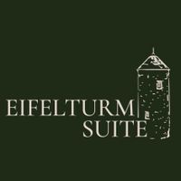Daniela hôte EifelturmSuite