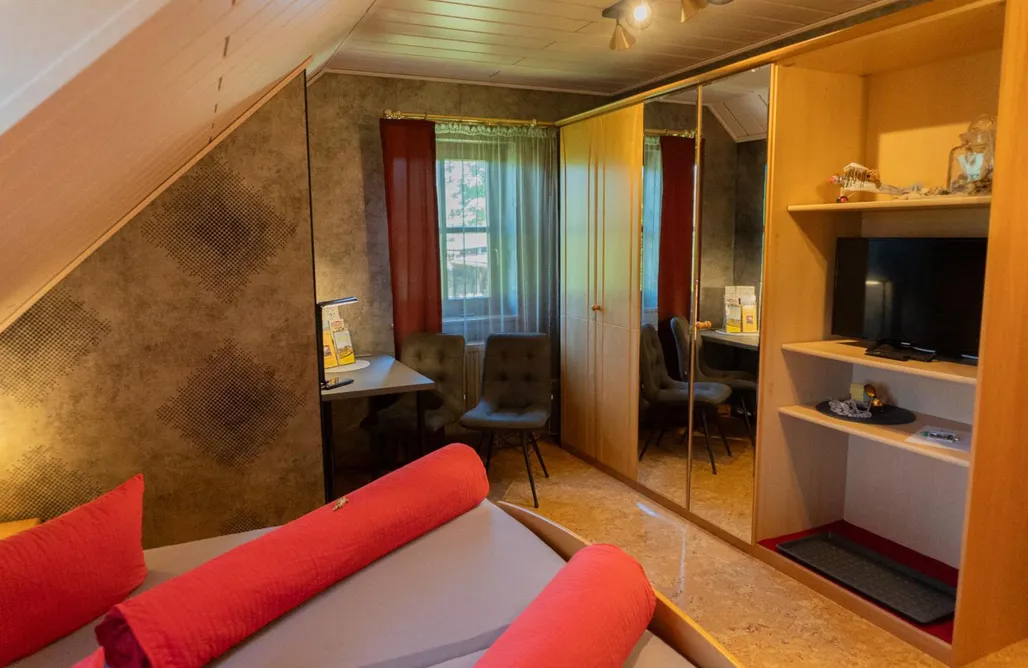 AlohaCamp Doppelzimmer mit Gartenblick- Superdimona 3