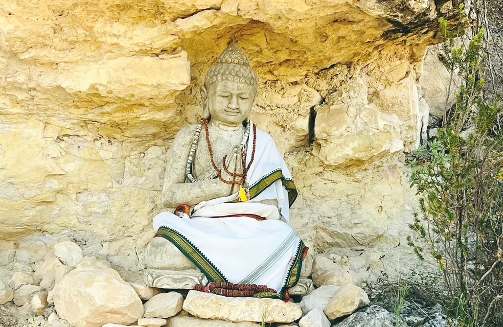 alojamientos AlohaCamp Cabaña Ganesha – Refugio de Madera en Kurkum Farm 3