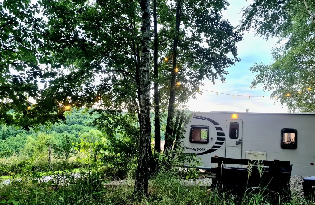 noclegi AlohaCamp Sunrise Camp | Nowoczesna przyczepa kempingowa  4