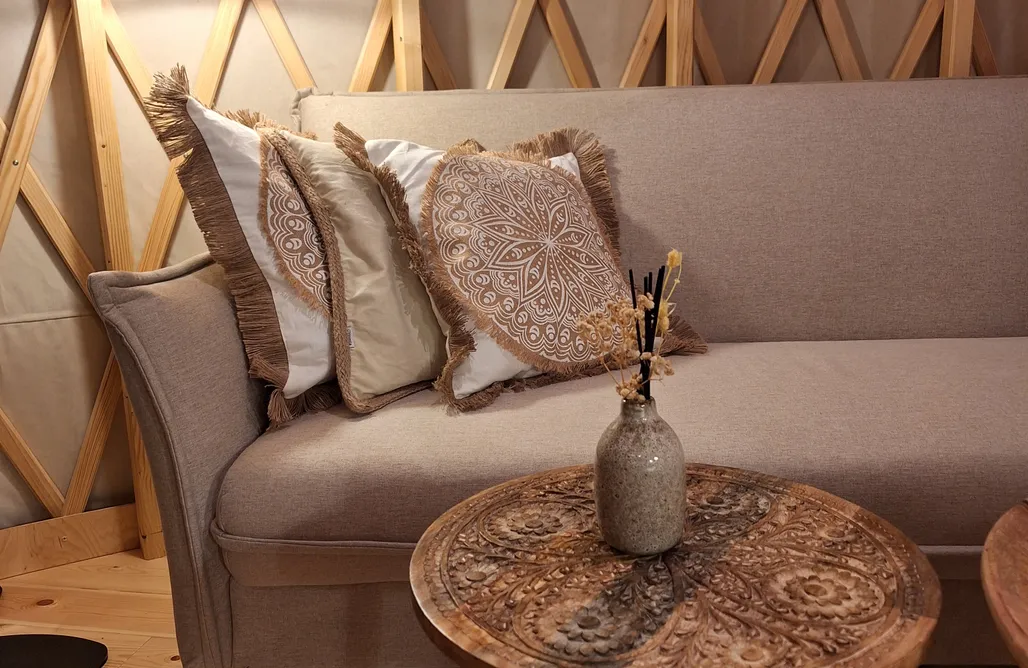 AlohaCamp accommodation Jurta w Dolinie Sanu 5