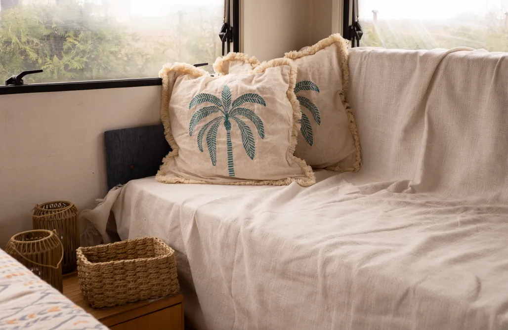 Pole Biwakowe Klimatyczna przyczepa Boho 3