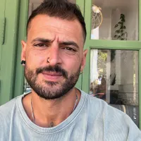 Pablo host Bosque Raíces