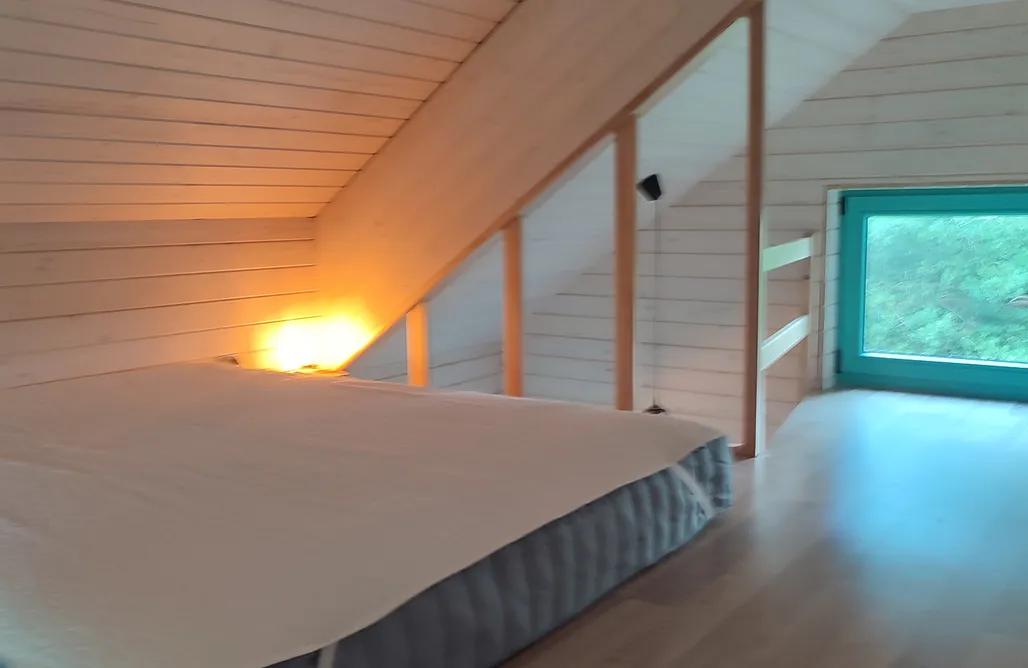 noclegi AlohaCamp Węgiełek Treehouse Little Barn 5