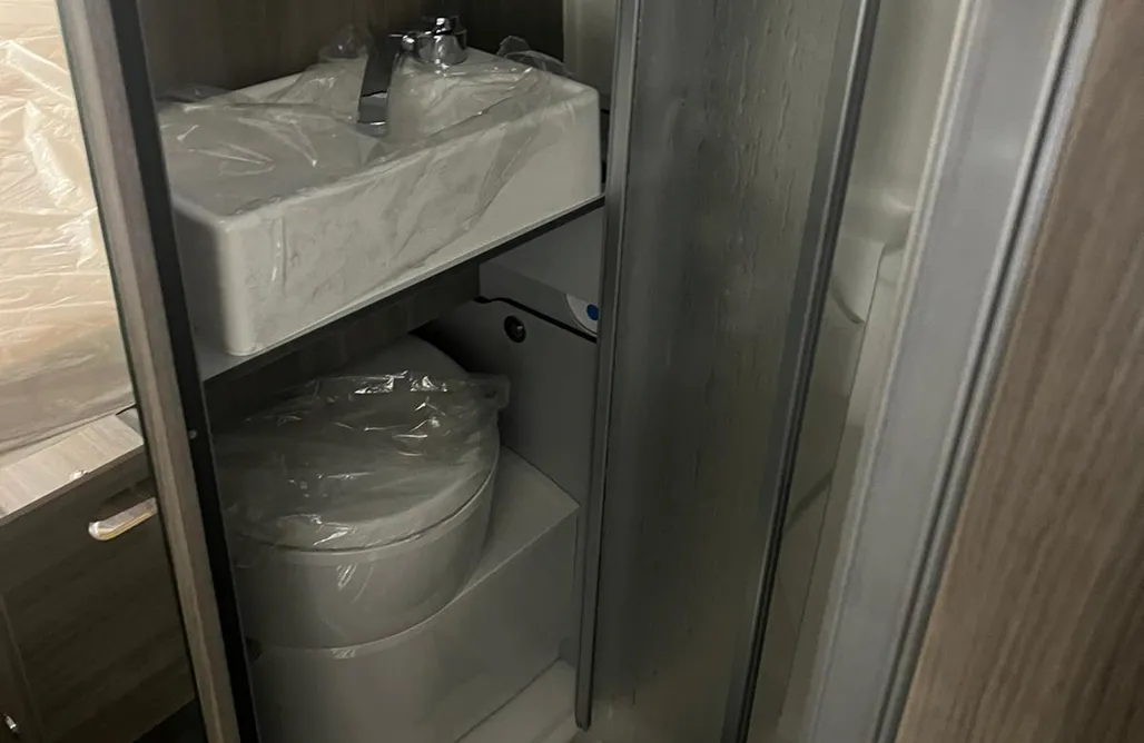 alojamientos AlohaCamp Camper Fiat Randger R600 1