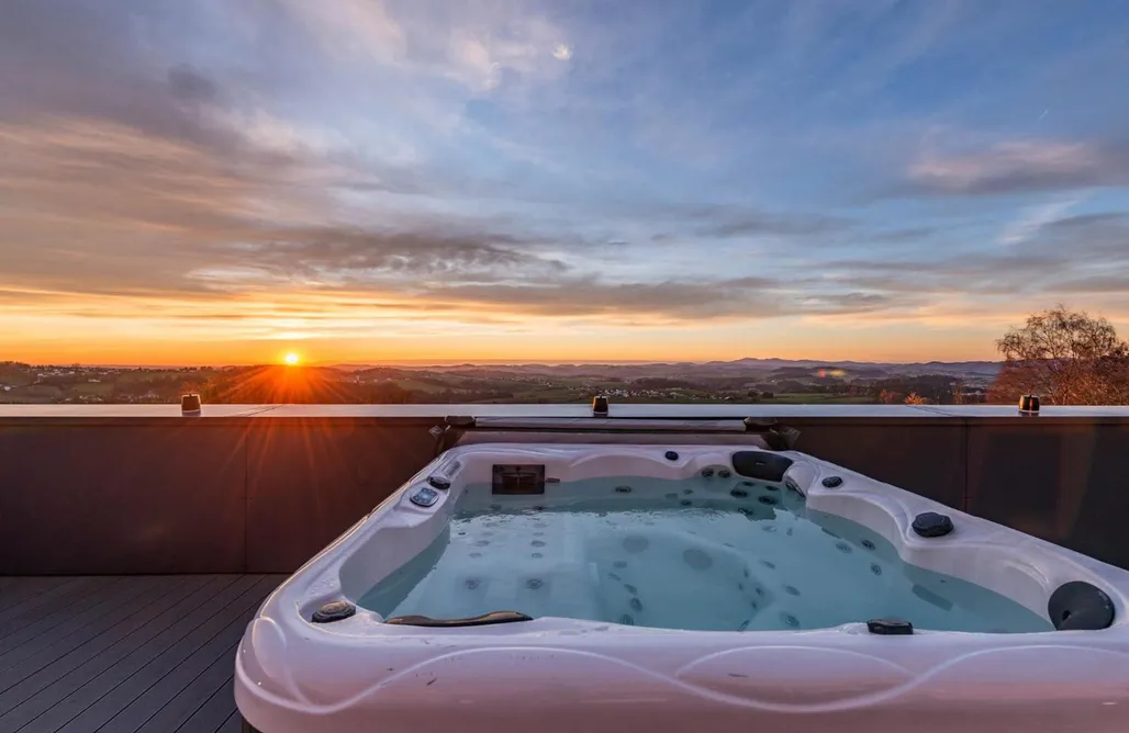 Unterkunft AlohaCamp Moderne Villa mit Whirlpool und Heimkino 4