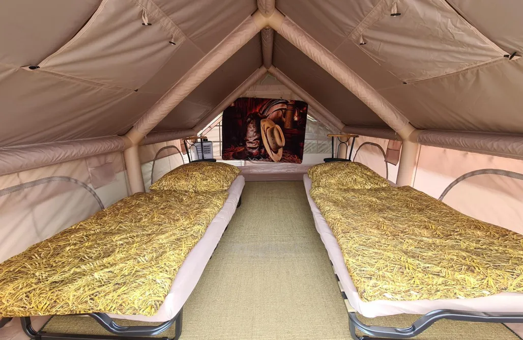 AlohaCamp Luxuszelt in der Pferdeherde 2