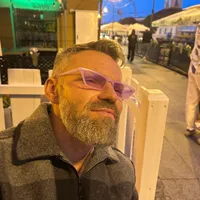 Wojciech gospodarz Natura Glamp Supraśl