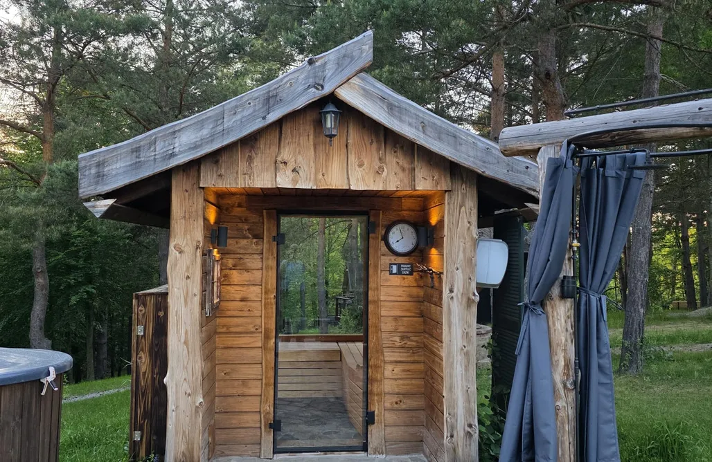 ubytovanie AlohaCamp Woodland House 2 1