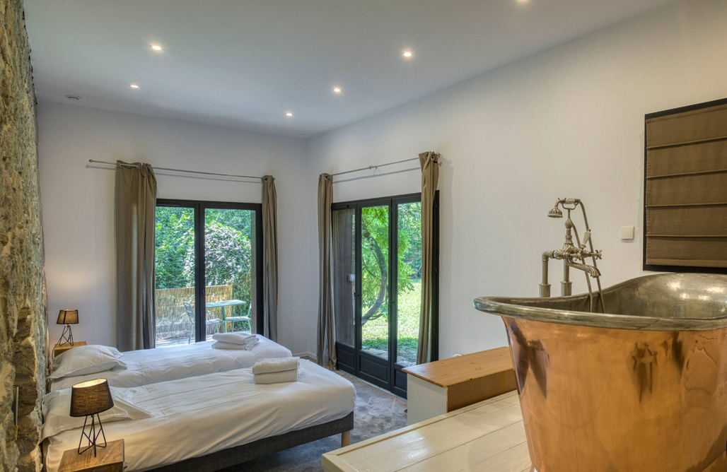 AlohaCamp La Scierie d'Angon – Lakeside Charm 3