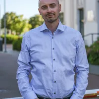 Arkadiusz gospodarz ArPioNa dom nad jeziorem z jacuzzi, sauną i placem zabaw