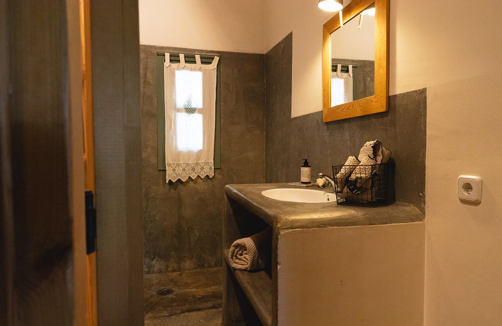 AlohaCamp Main House 1