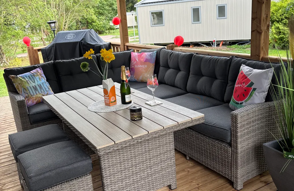 Kurzurlaub Schleswig-Holstein „Haus Seeblick“ Tinyhouse mit Terrasse 1