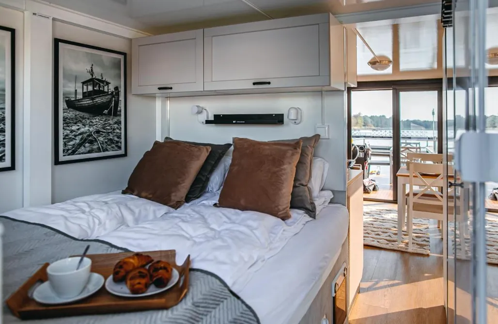 AlohaCamp Delfin - domek na wodzie 2