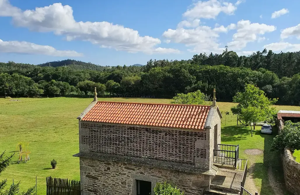 Alquiler de casa con finca en Cambre Hórreo  3