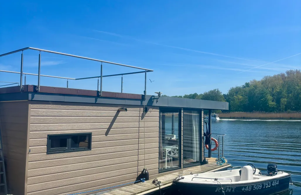 AlohaCamp Dom na wodzie Morgan 1 2