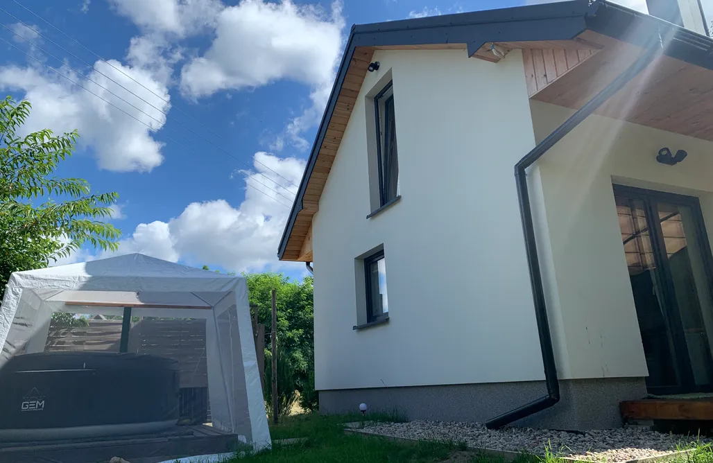 Tanie Wakacje Domek Wśród Pól z Jacuzzi 1