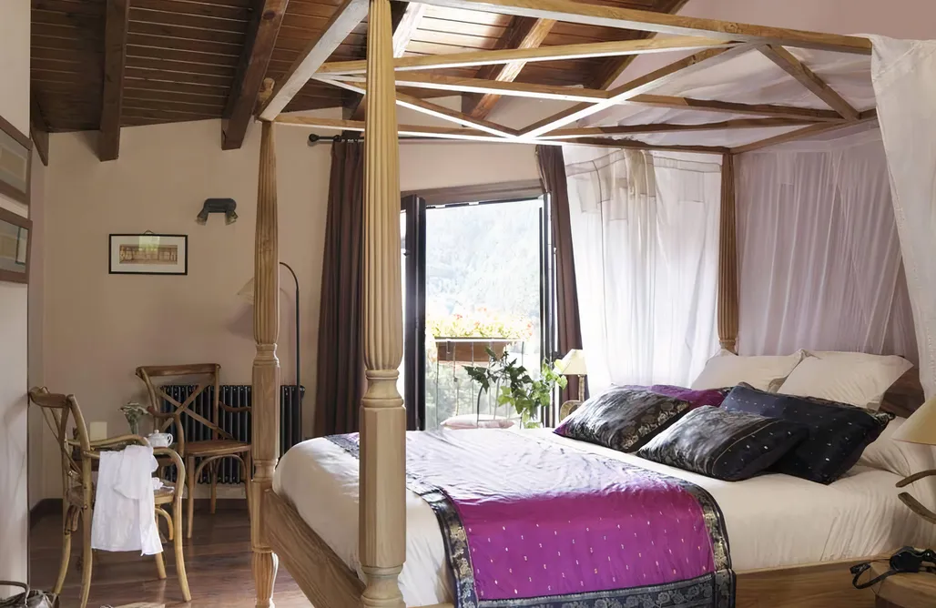 AlohaCamp Junior Suite Shivling - India 3