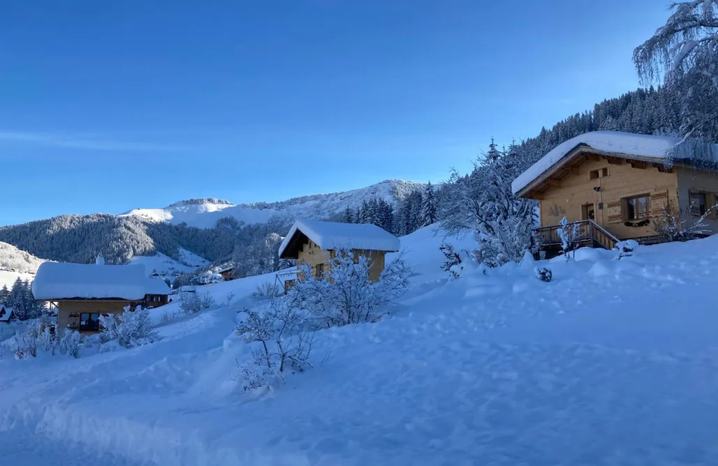 Cheap Villas in Spain Chalets Savoie: Les chalets d'Heidi 2