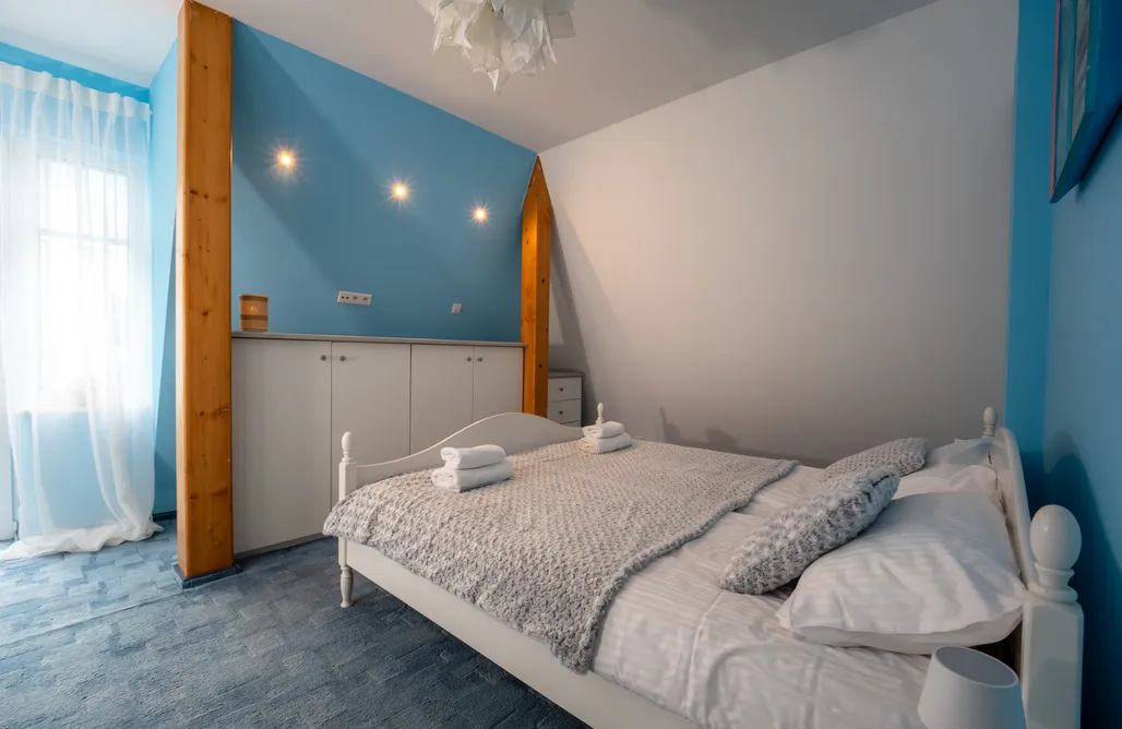 AlohaCamp Dworek Pod Blachą - duża część  4