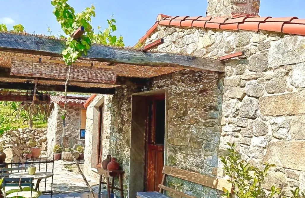 Cave House Spain Casiña Raíz Entre viñas y cielo Ribeira Sacra 3