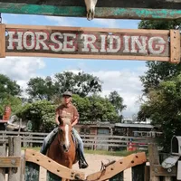 Franziska propietario Luxuszelt in der Pferdeherde