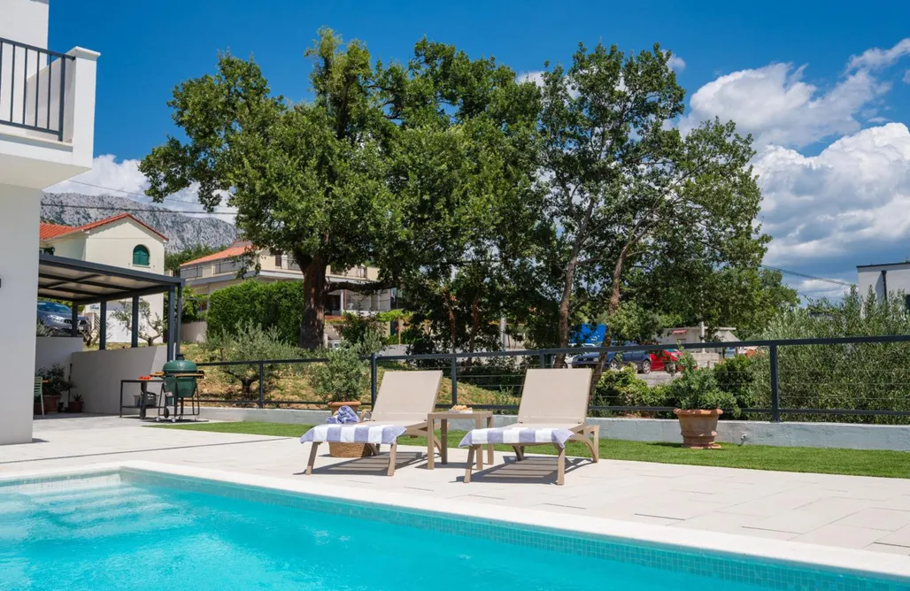 Urlaub mit Kindern am Meer Modern Villa Nacle with heated Pool 3