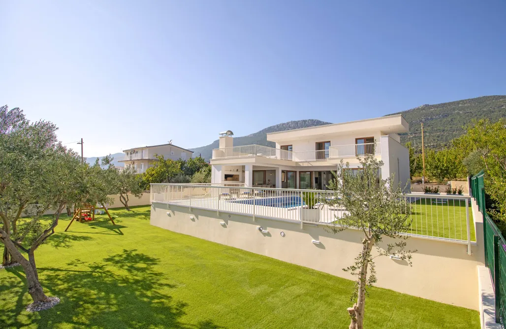 AlohaCamp accommodation Villa Mood with Pool, Gym and Sauna 4