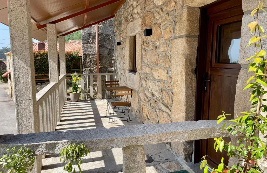 AlohaCamp accommodation Tiny house with sunset over the ocean 4