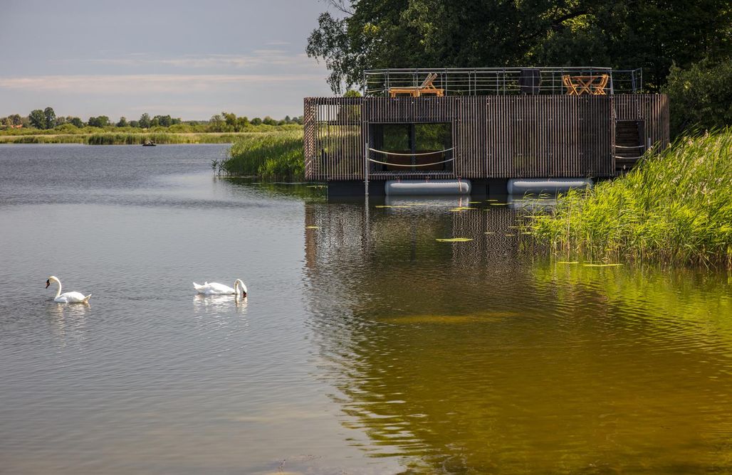 Wodna Kryjówka - Tajemnicze Miejsce na Mazurach AlohaCamp