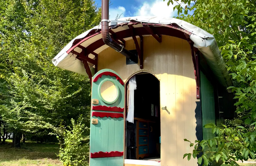 Cozy shepherd's hut AlohaCamp