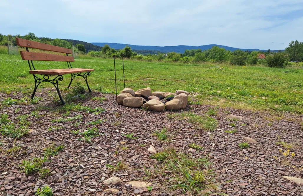 Jurta Na polanie smaczne spanie AlohaCamp