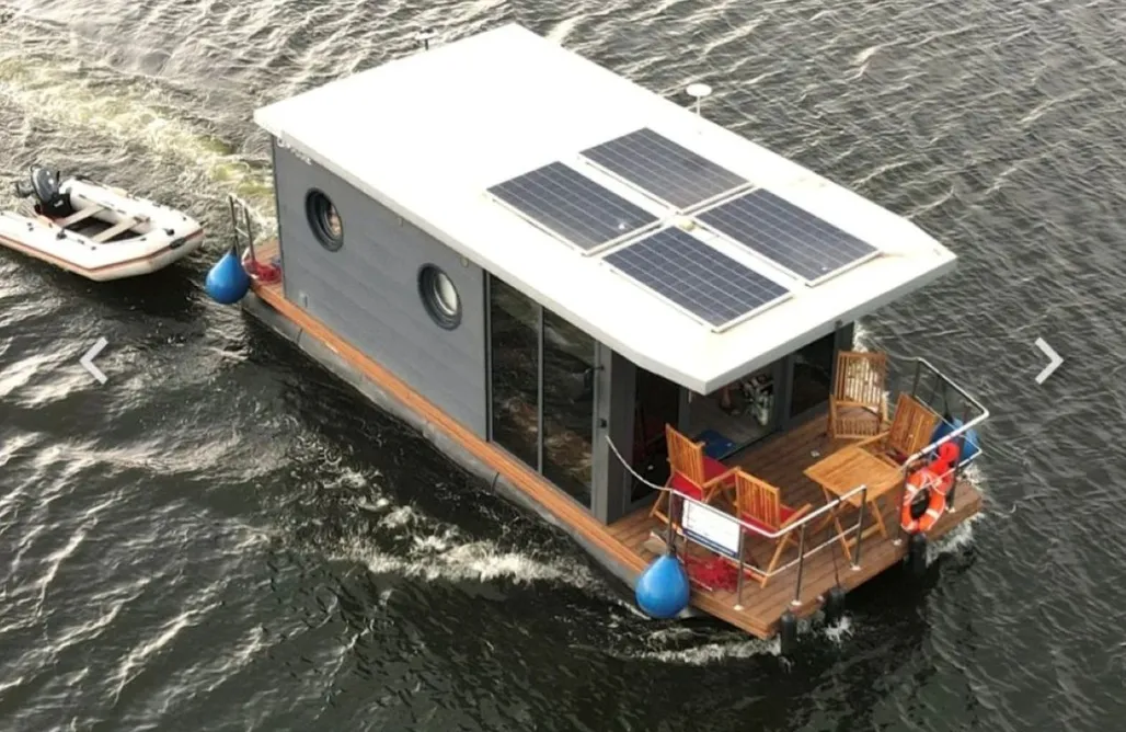 noclegi AlohaCamp Azuria Housboat - Pływający apartament  4