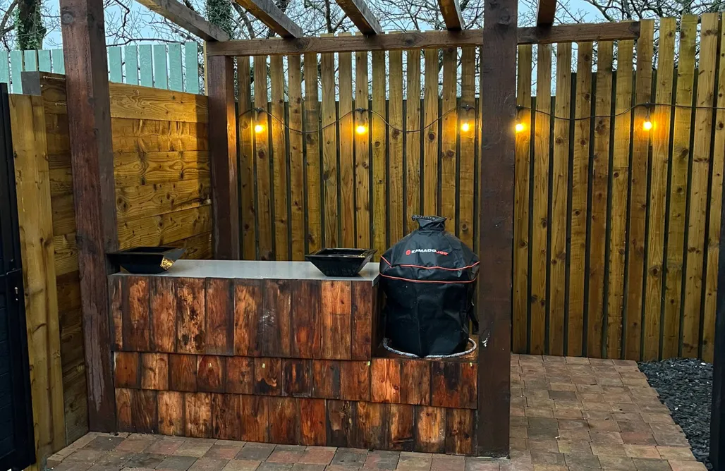 Luxurious Riverside Lodge AlohaCamp