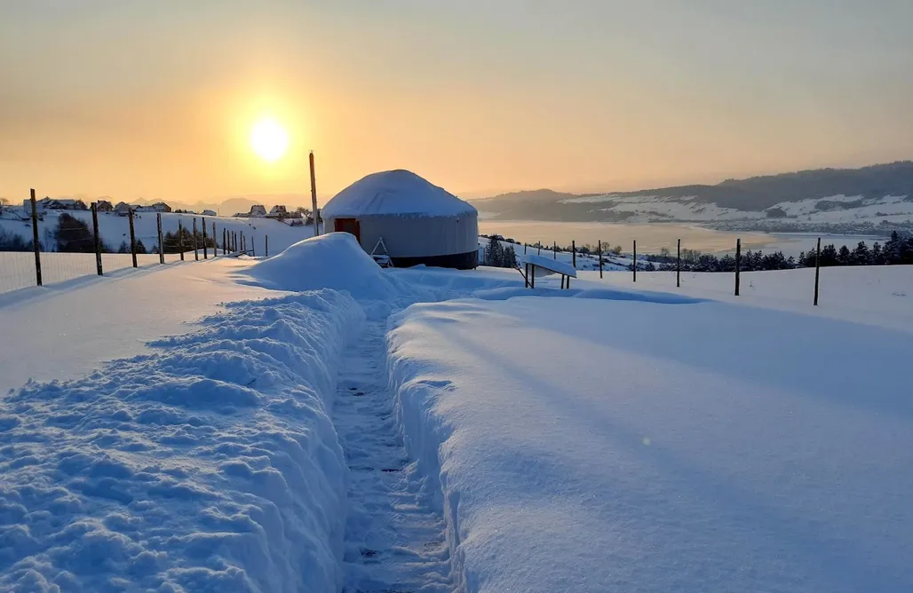 Woda Góry Las - glamping AlohaCamp